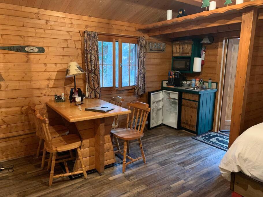 Honeybear Hideaway Cabin Hayward Eksteriør bilde